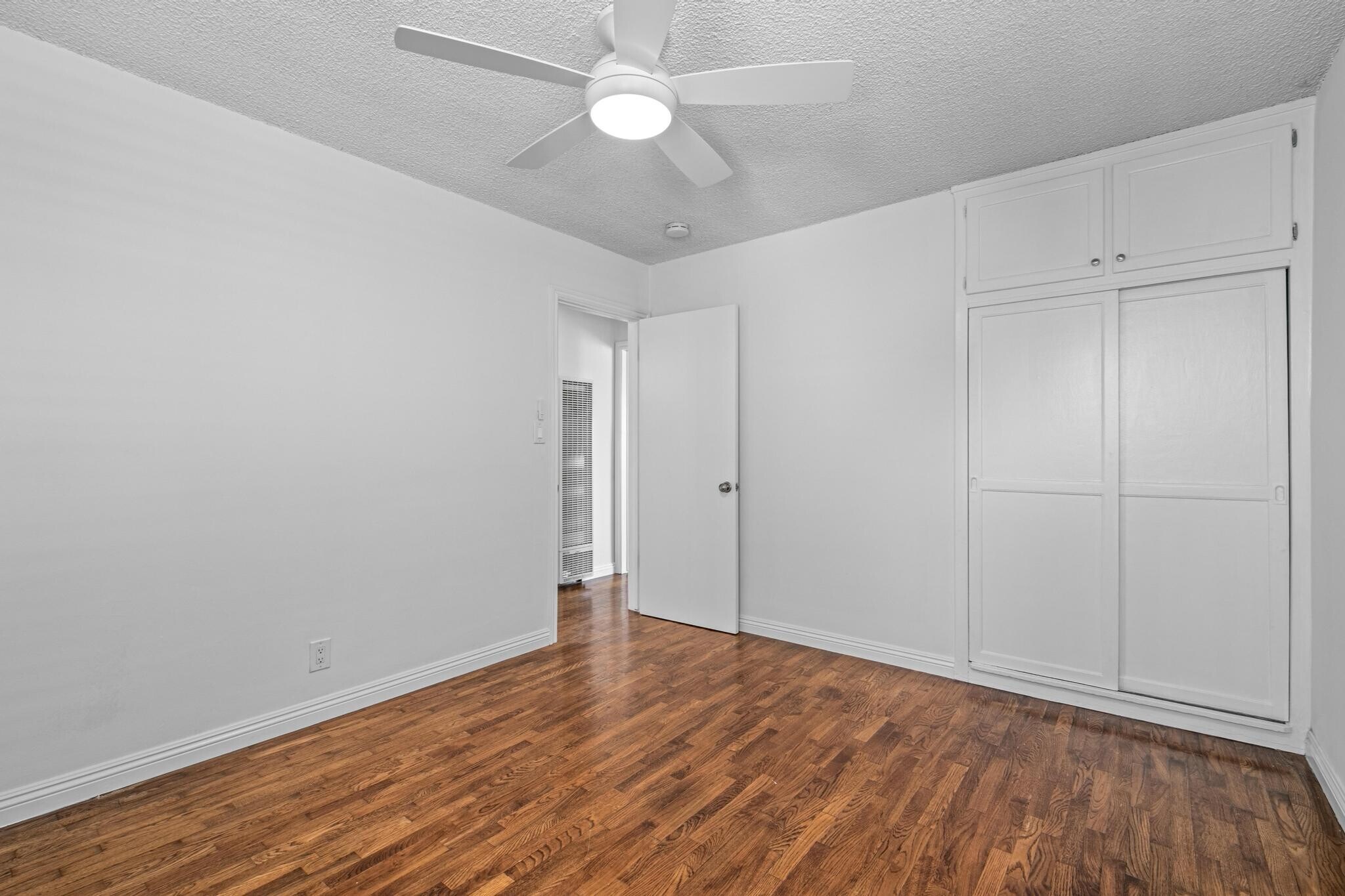 Building Photo - 2211 Nelson Ave