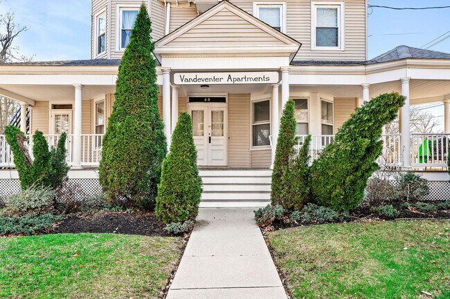 Building Photo - 29 Wiggins St