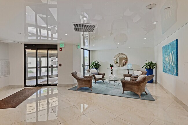 Building Photo - 5420 N Ocean Dr