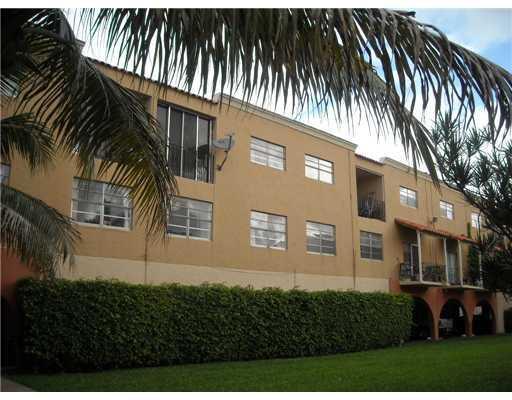 Building Photo - 1305 W 53rd St