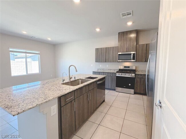 Building Photo - 7534 W Diablo Dr