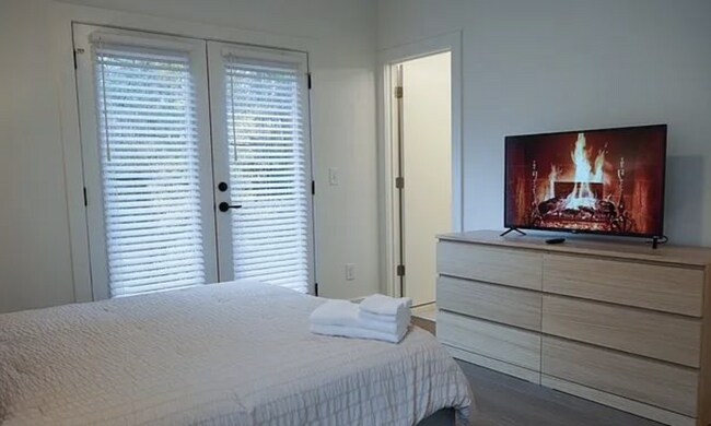 Building Photo - Experience Modern Living Downtown Ralegh: 3-Bed, 3.5-Bath at 1017-100 Page St!