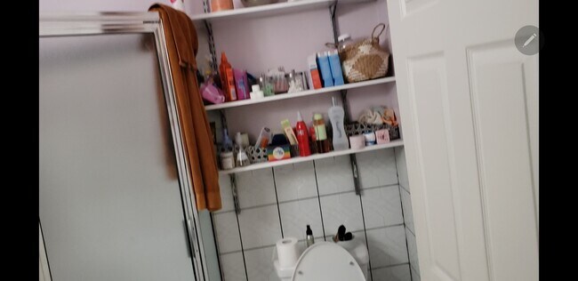 BATHROOM - 4521 Bend Dr