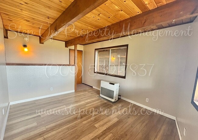 Building Photo - Delightful 3 Bed 2 Bath Home With Epic Mou...