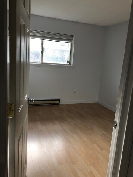 Building Photo - 124 Quarry Hill Rd