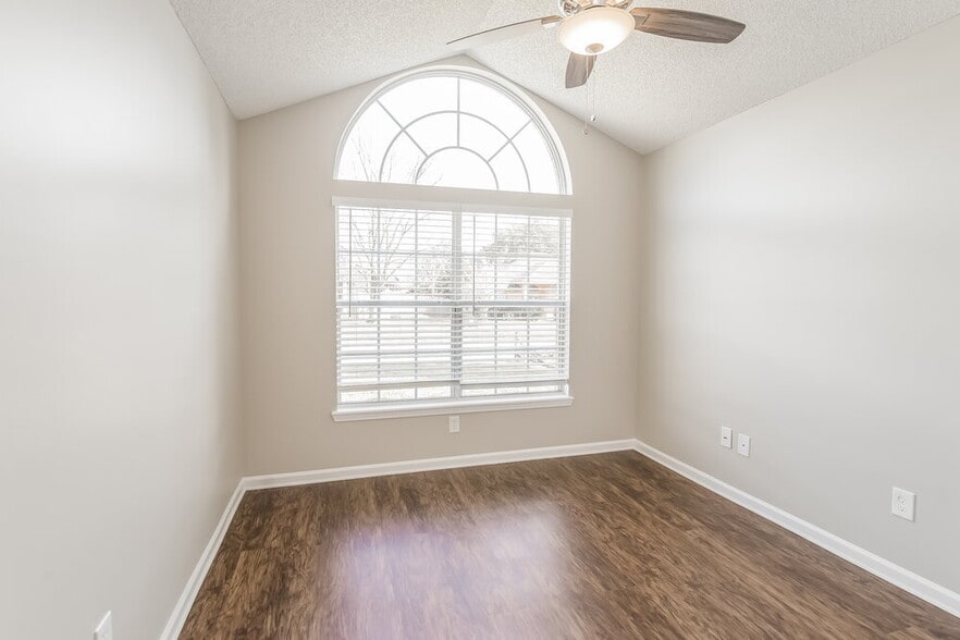 Building Photo - 338 Wildberry Ct
