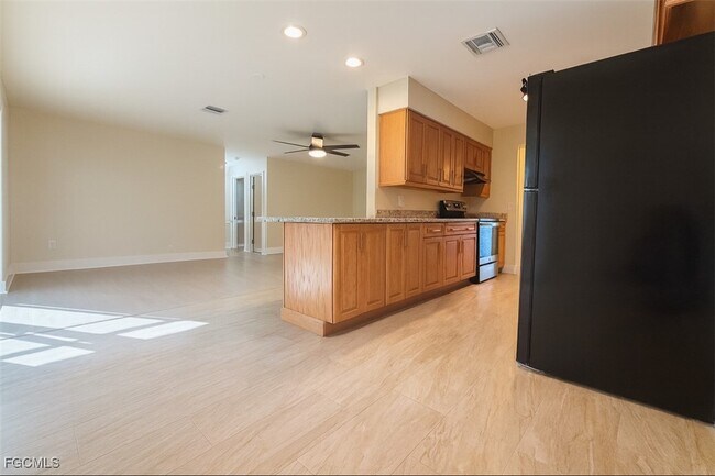 Building Photo - 732 Sesame Ct