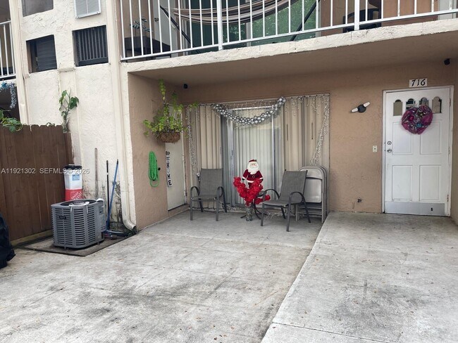 Building Photo - 8400 SW 154th Cir Ct