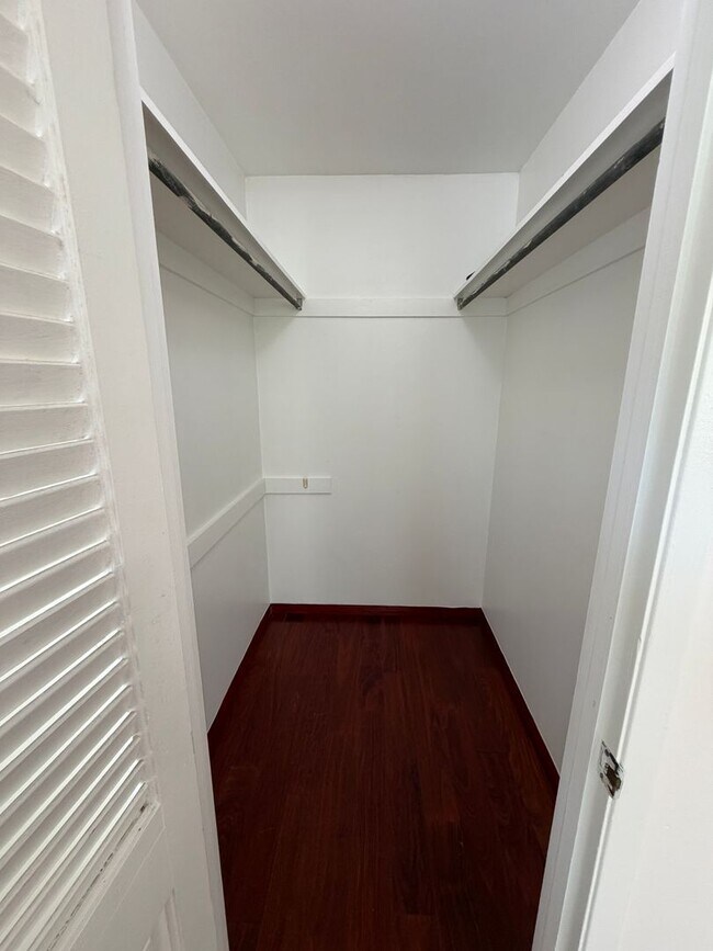 Building Photo - 5333 Parejo Dr