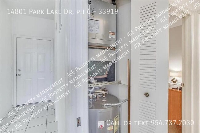Building Photo - 14801 Park Lake Dr