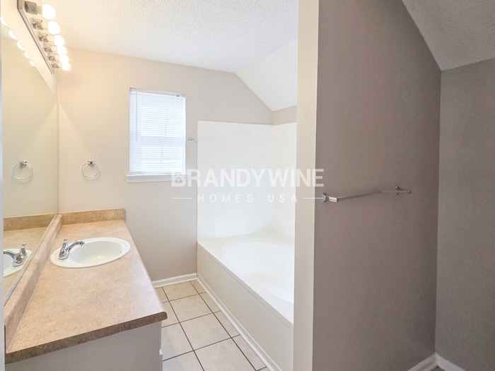 Building Photo - 6747 Saganaw Dr