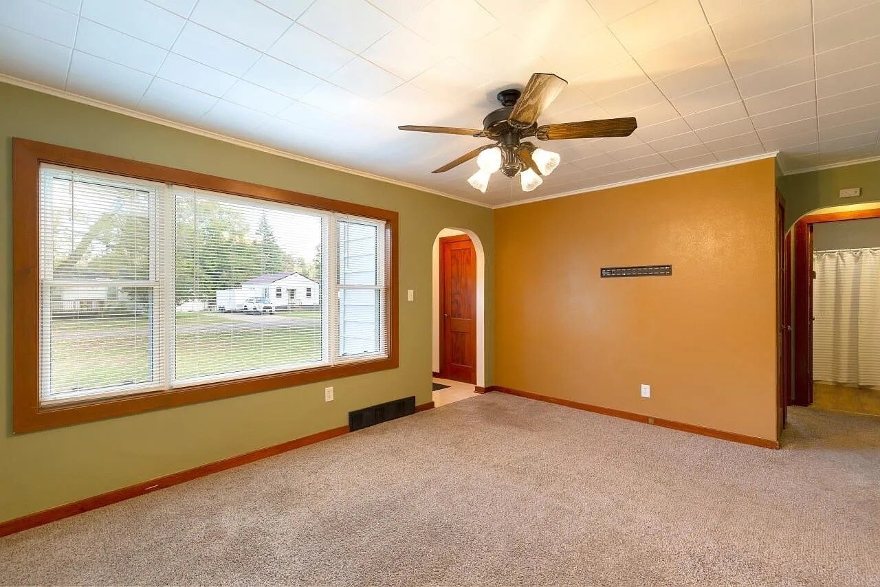 Building Photo - 241 Carrington Ave