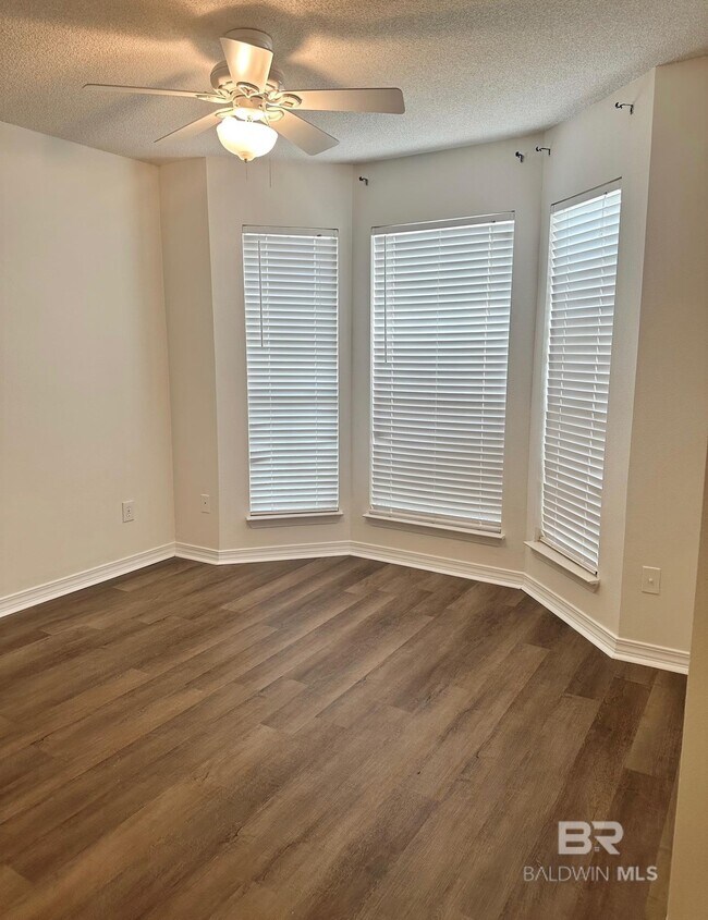 Building Photo - 2700 Hampton Park Cir