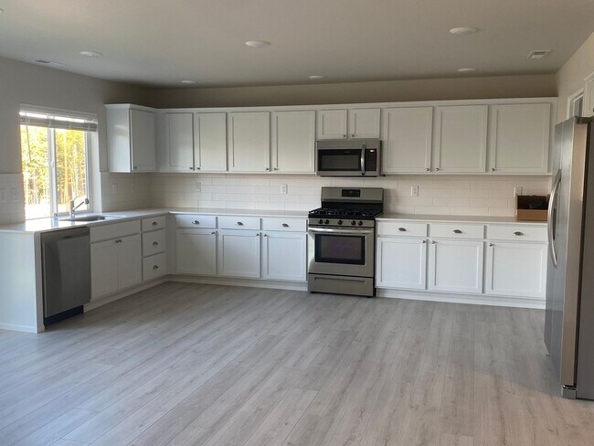 Building Photo - Brand New Home with Fantastic Views in Belfair.