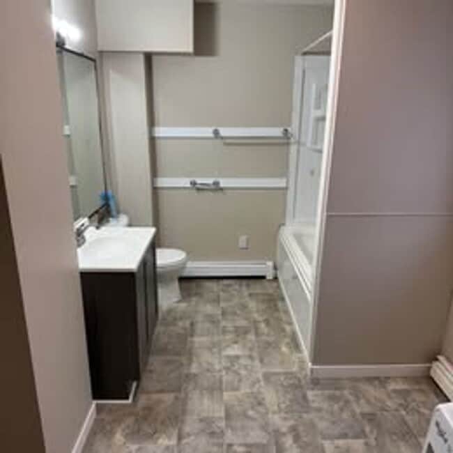 Building Photo - 535 7th St NW