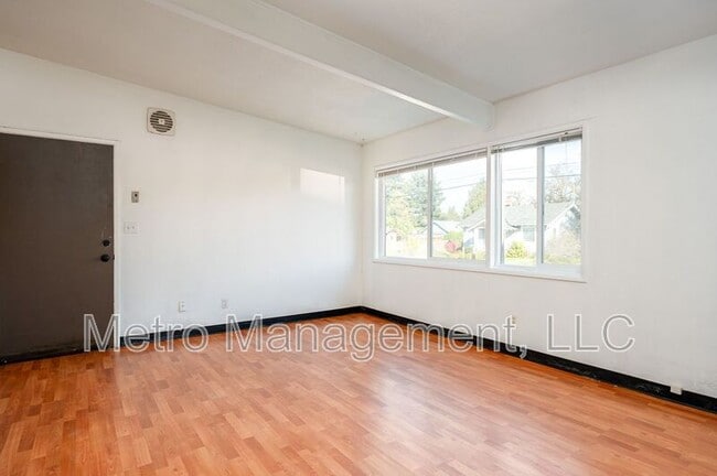 Building Photo - 7180 SE Tolman St