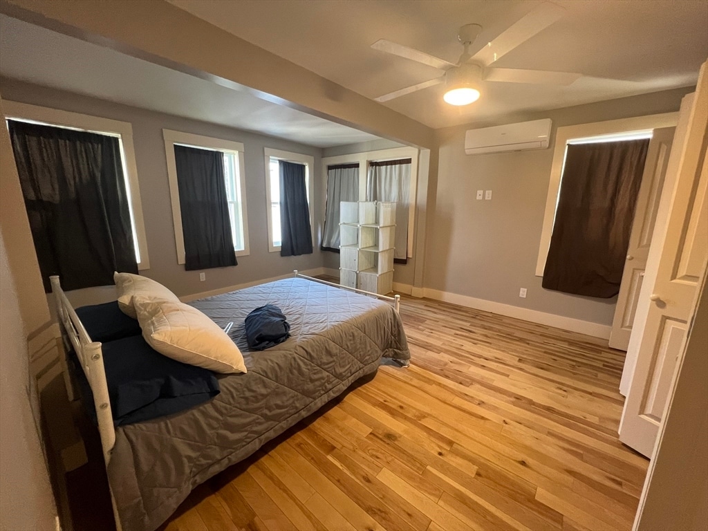 Building Photo - 39 Snow St