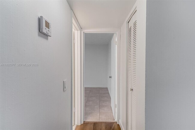 Building Photo - 1801 S Treasure Dr