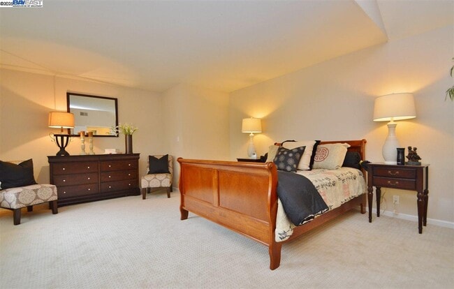 Building Photo - 2051 Pebble Dr