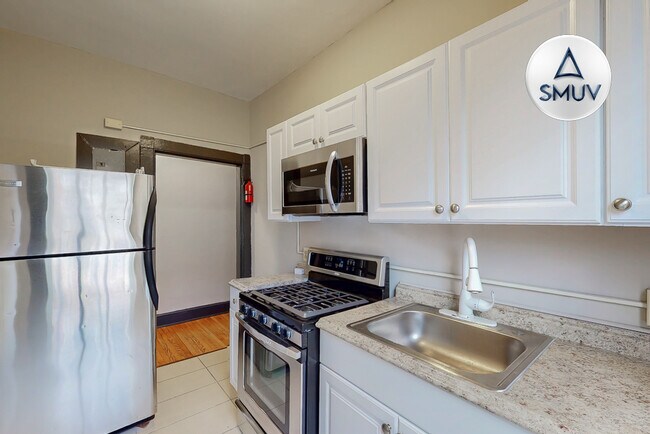 Building Photo - 24 E Madison St