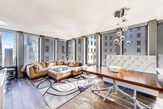 Building Photo - 100 E Walton St