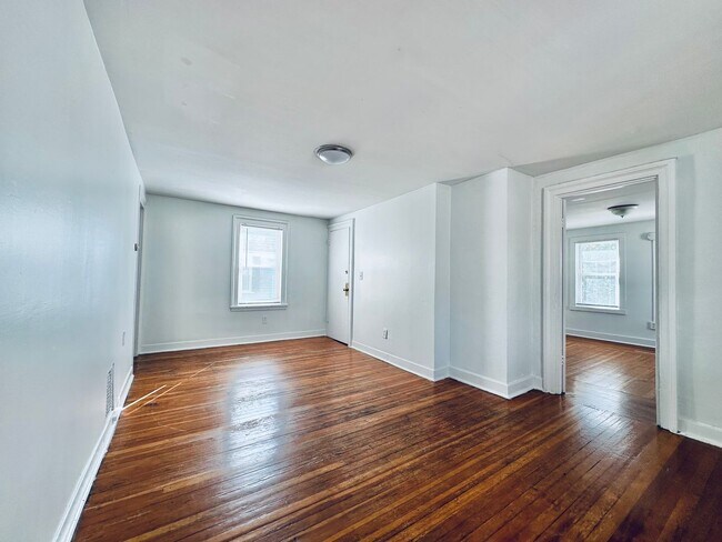 Building Photo - 175 Bradley St