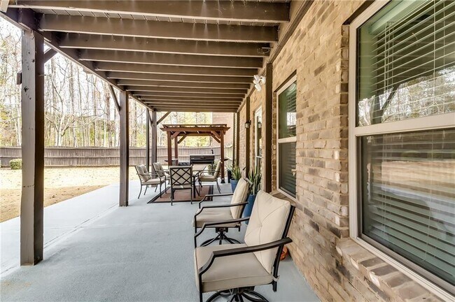 Building Photo - 2216 Golden Eagle Dr