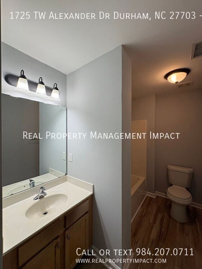 Building Photo - 1725 TW Alexander Dr