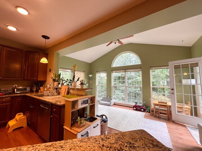 Building Photo - 5920 Nicolet Ct