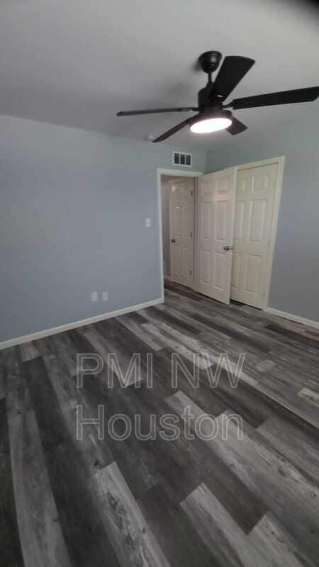 Building Photo - 2677 Gessner Rd