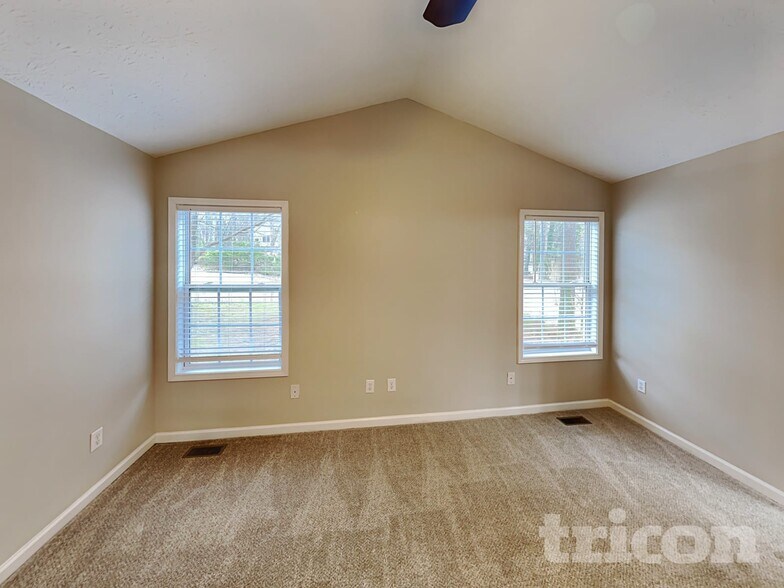 Building Photo - 66 Justin Dr