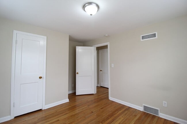 Building Photo - 1 Bedroom 1 Bath Duplex in Navy Hill Area in Olathe