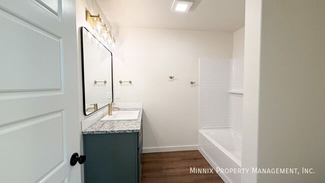 Building Photo - 2170 Langford Ave