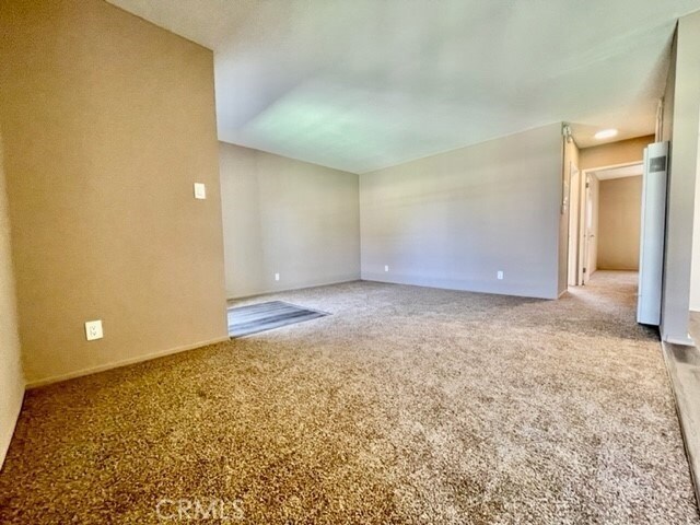 Building Photo - 815 N Rose Ave