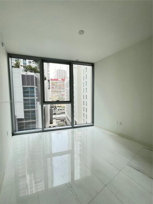 Building Photo - 300 Biscayne Blvd Way