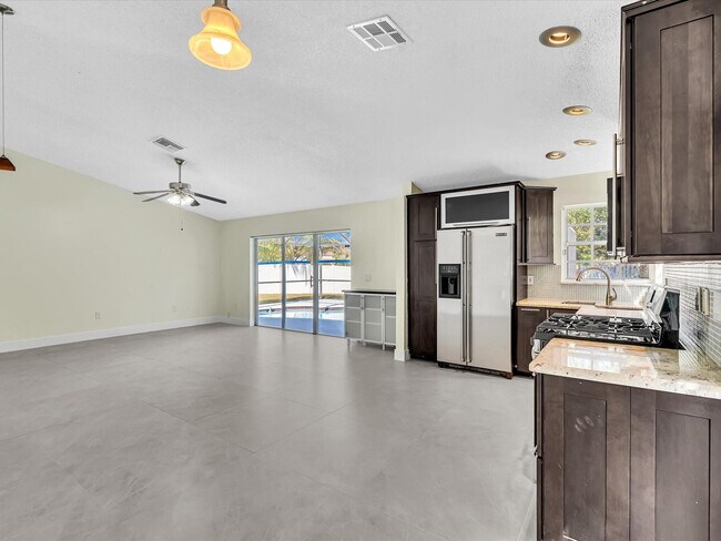 Building Photo - 13400 NW 5th Ct