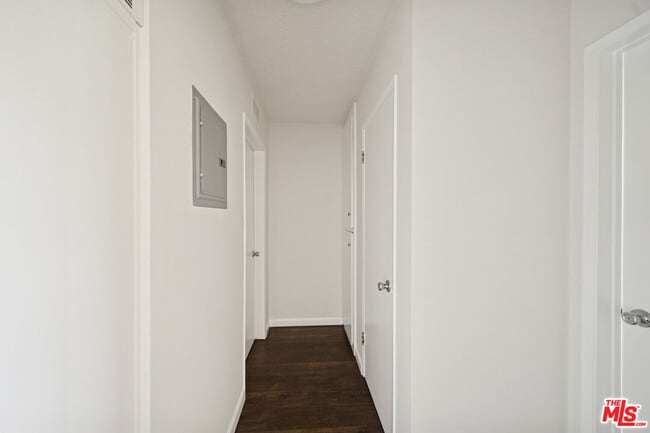 Building Photo - 2038 S Holt Ave