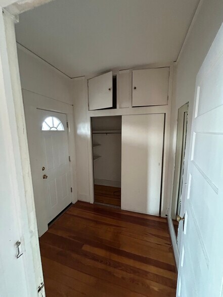 Building Photo - 1381 Union St