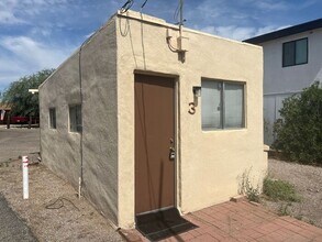 Building Photo - Stand alone Studio