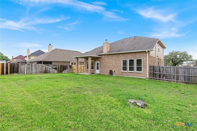 Building Photo - 5621 Bedrock Dr