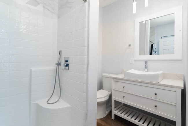 Building Photo - 560 W Highland Blvd