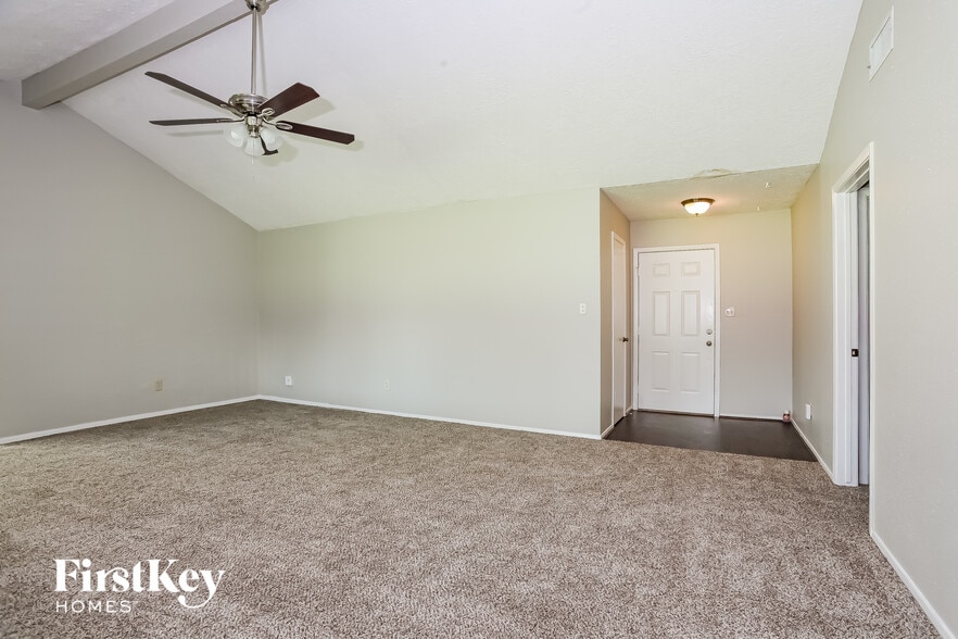 Building Photo - 16106 David Glen Dr