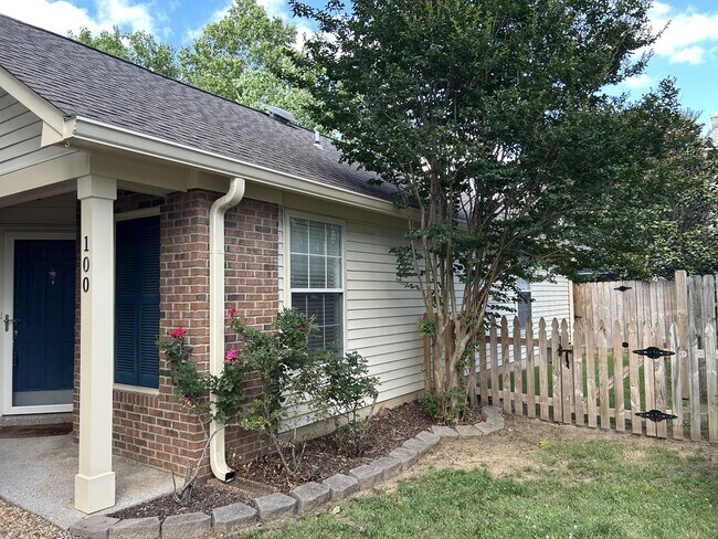 Building Photo - 100 Meridian Ct