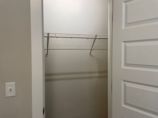 Building Photo - 1460 Valley Trace
