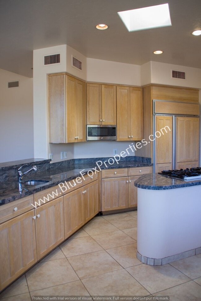 Building Photo - 6190 N Cadena De Montanas