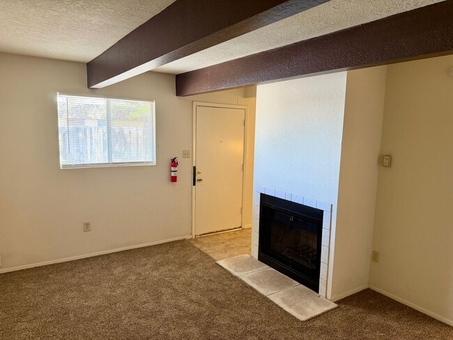 Building Photo - General Marshall St (216)