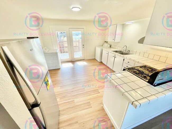 Building Photo - Charming 2-Bedroom 1 Bath Fenced Backyard with Patio