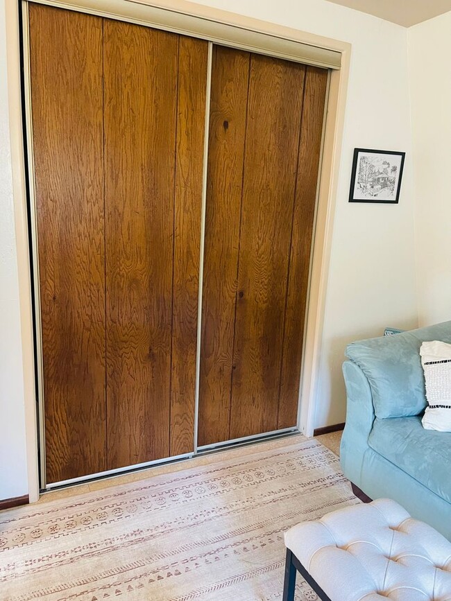 Building Photo - 2BR/1 Bath Bear Valley Springs Home  with ...