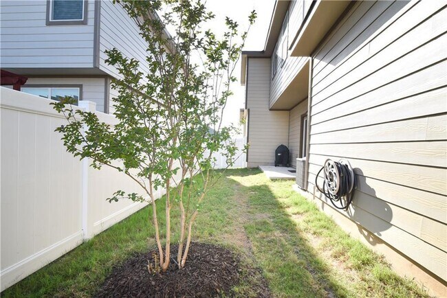 Building Photo - 18405 Congaree St