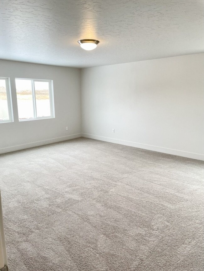 Building Photo - "Spacious 4-Bedroom Home on East Caldera Street with 2.5 Baths and 2,498 Sq Ft of Comfort in Meri...